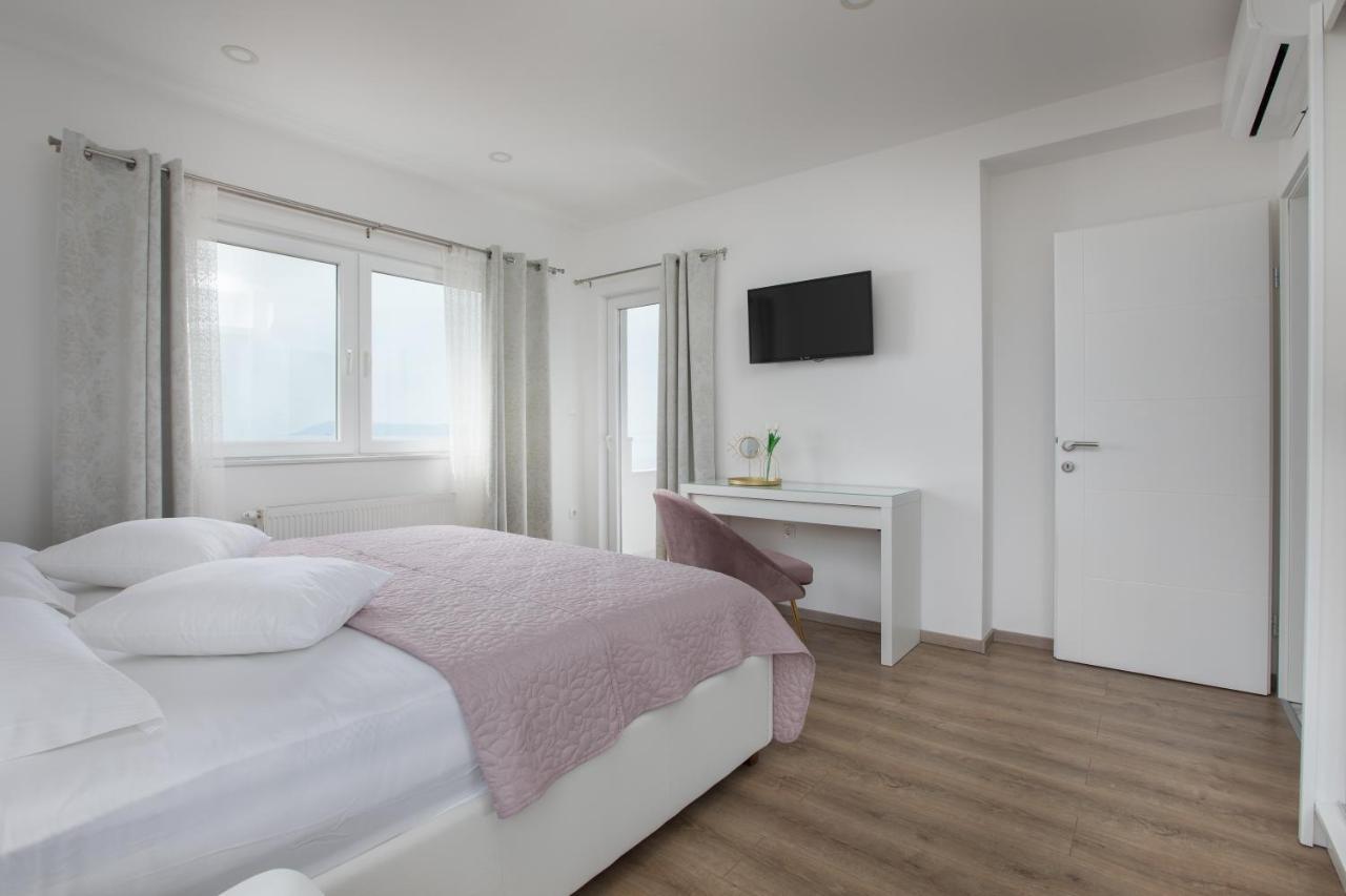 Luxury Holiday Home Dioniz Podgora Cameră foto